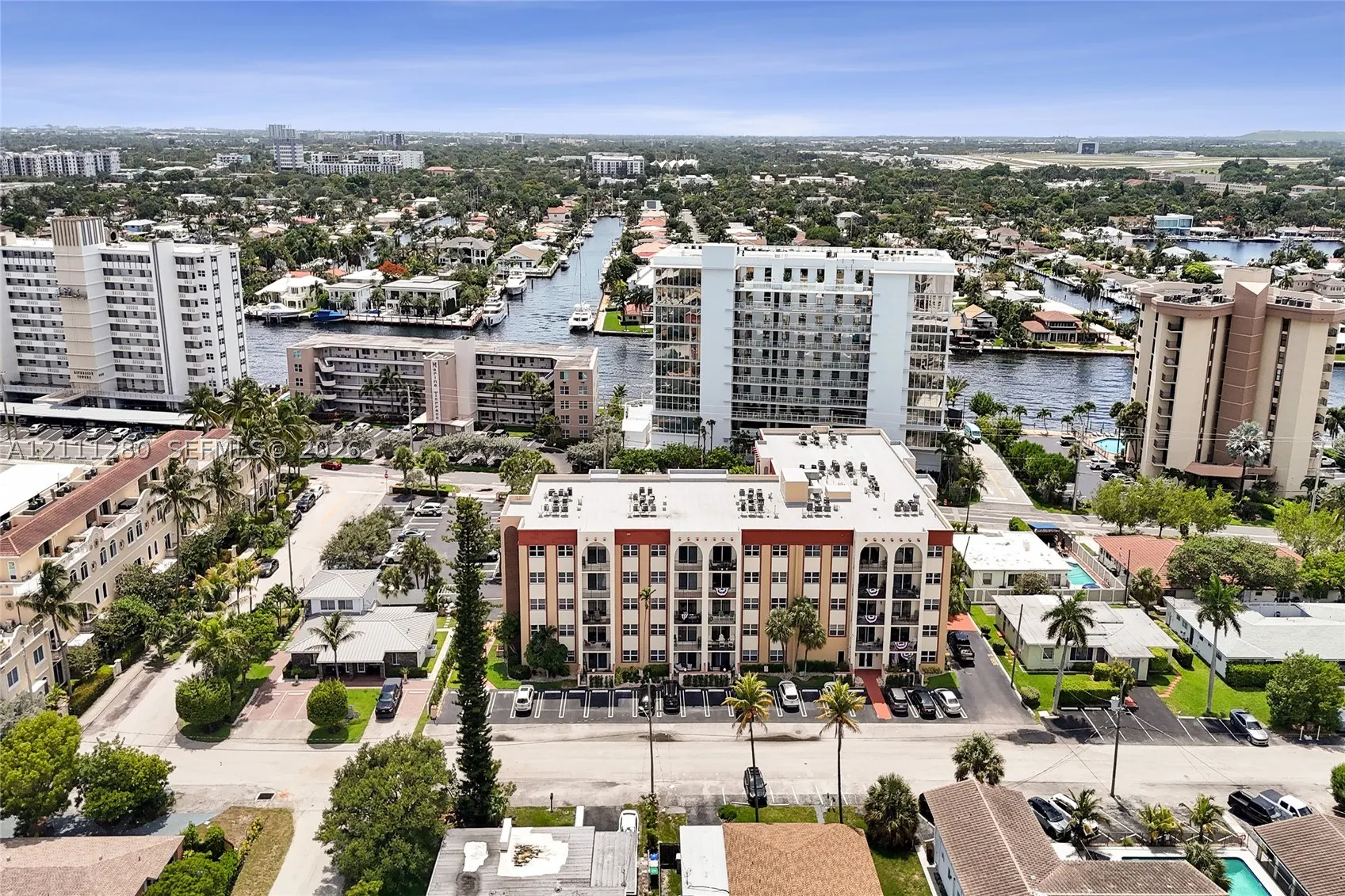 400 N Riverside Dr #305