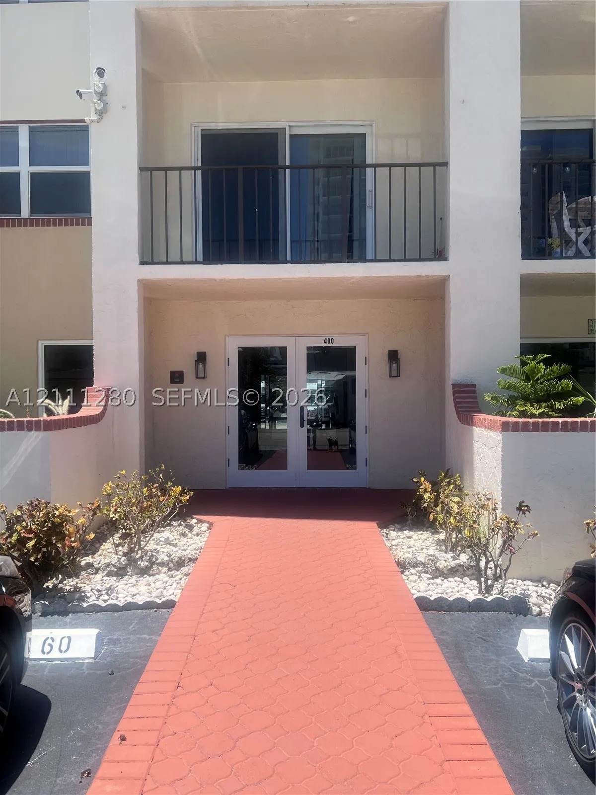 400 N Riverside Dr #305