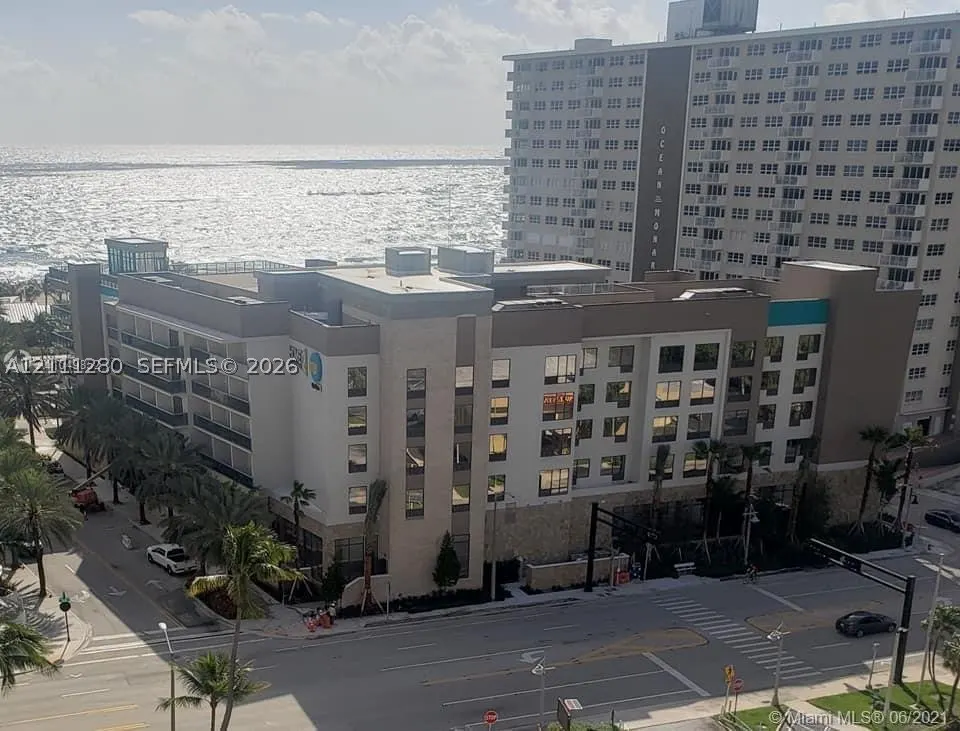 400 N Riverside Dr #305
