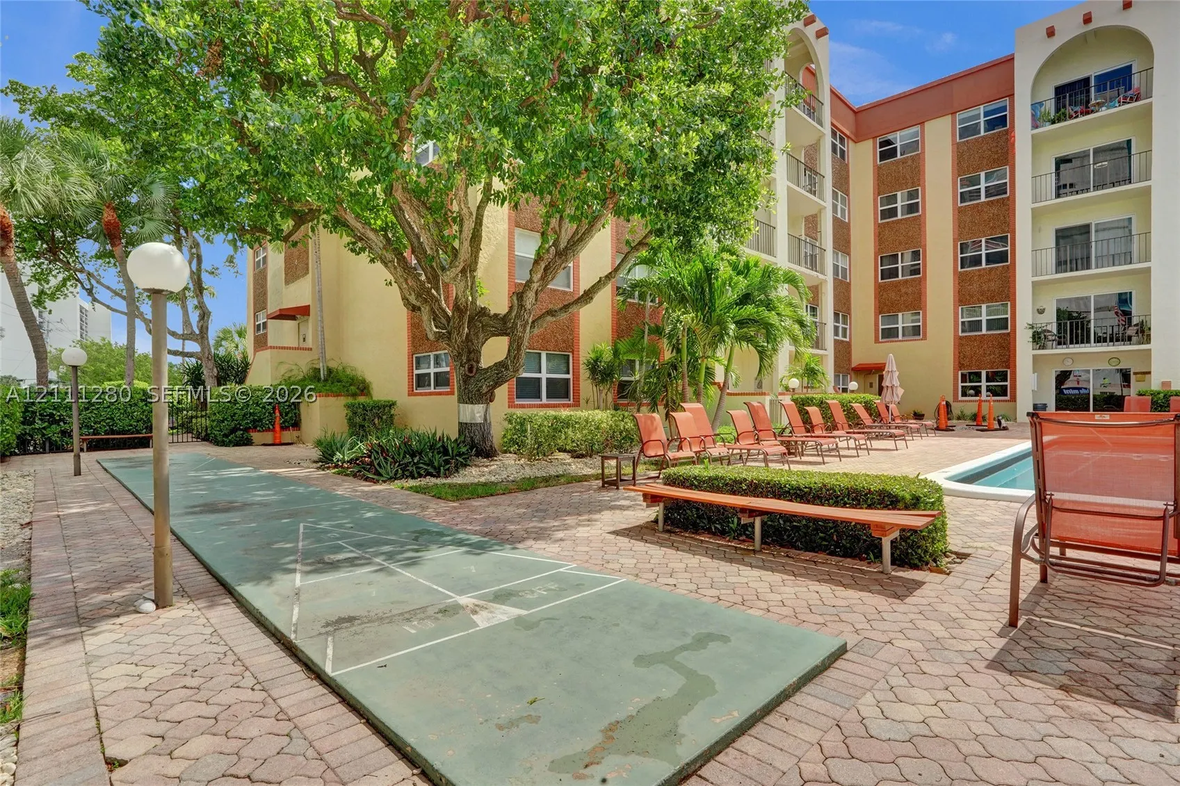 400 N Riverside Dr #305
