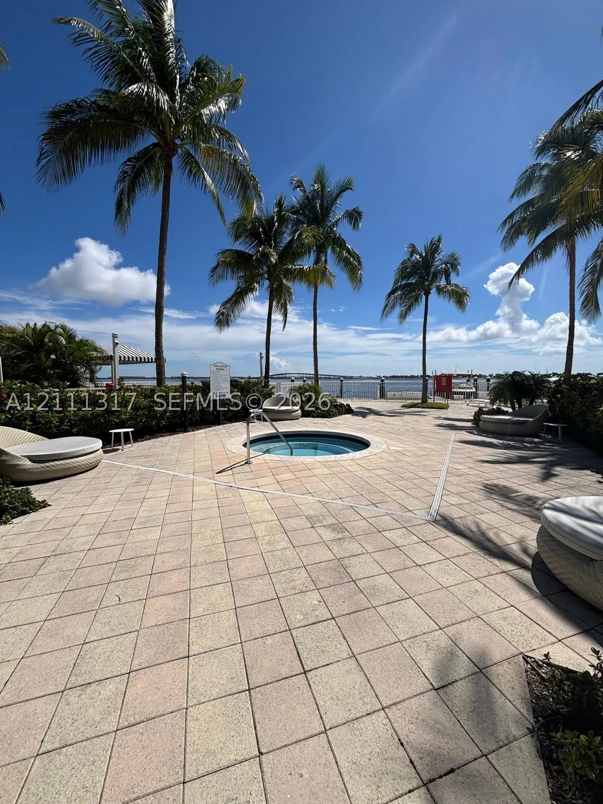 2101 Brickell Ave #711