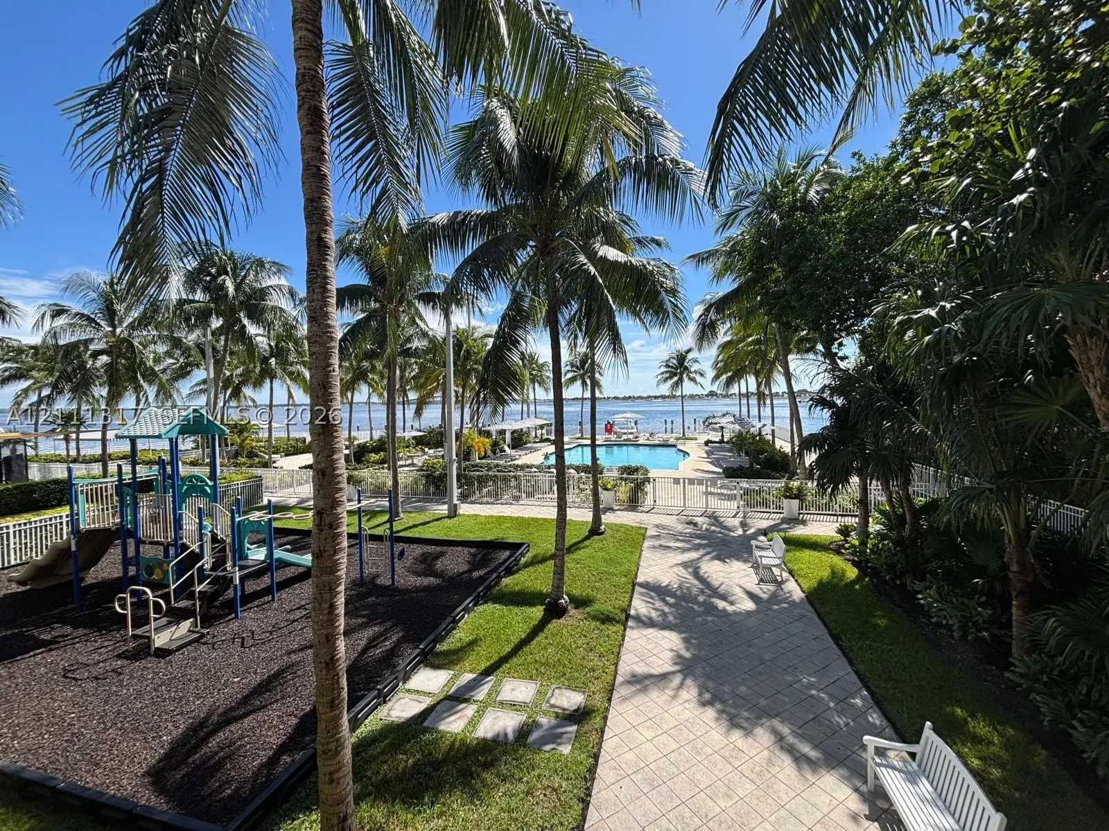 2101 Brickell Ave #711
