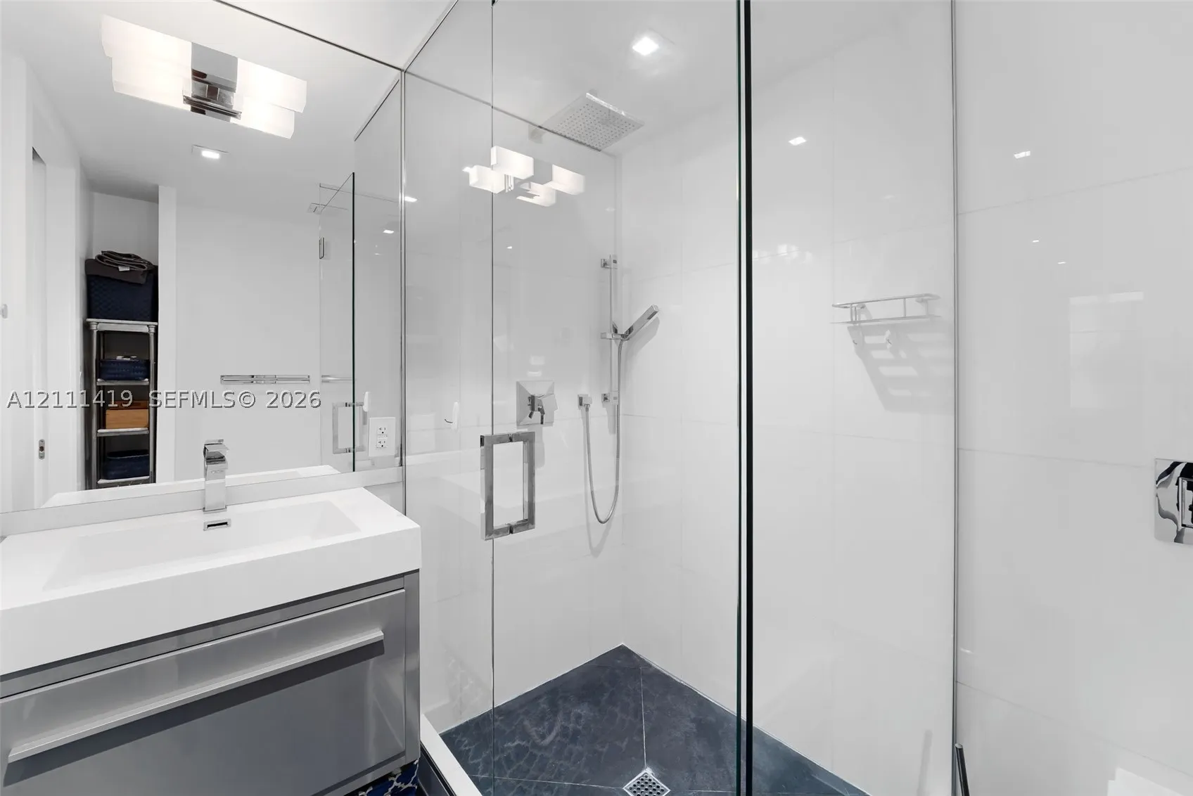 1460 Ocean Dr #307