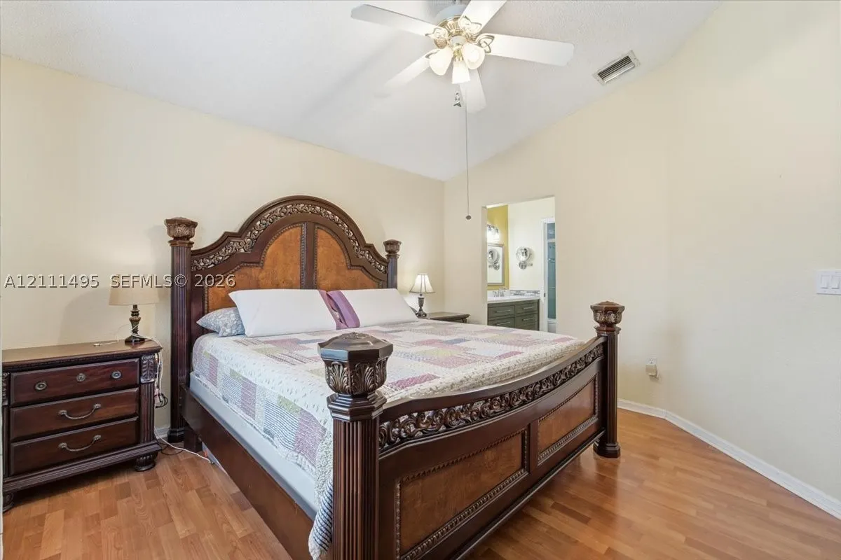 5331 NW 89th Ter