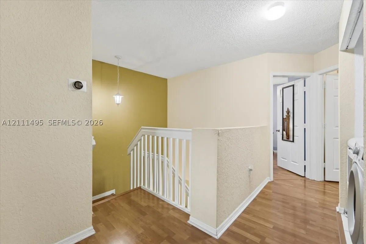 5331 NW 89th Ter