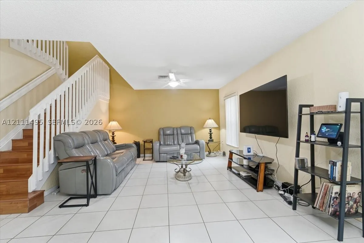 5331 NW 89th Ter
