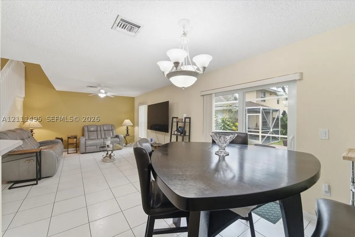 5331 NW 89th Ter