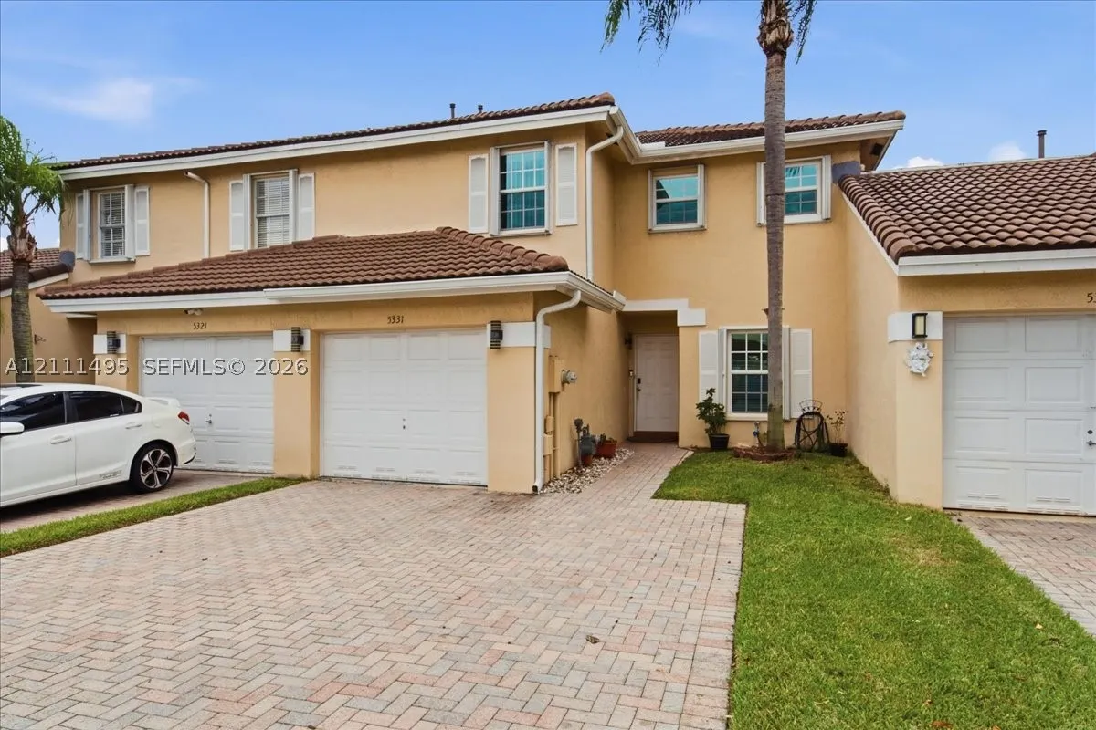 5331 NW 89th Ter