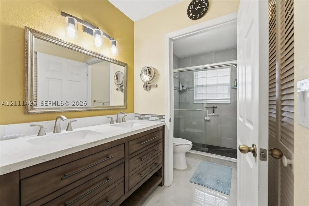 5331 NW 89th Ter