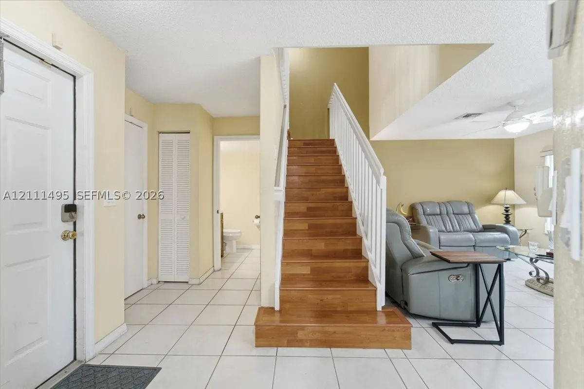 5331 NW 89th Ter