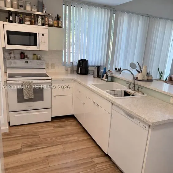 1125 West Ave #6