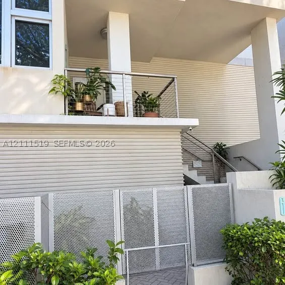 1125 West Ave #6