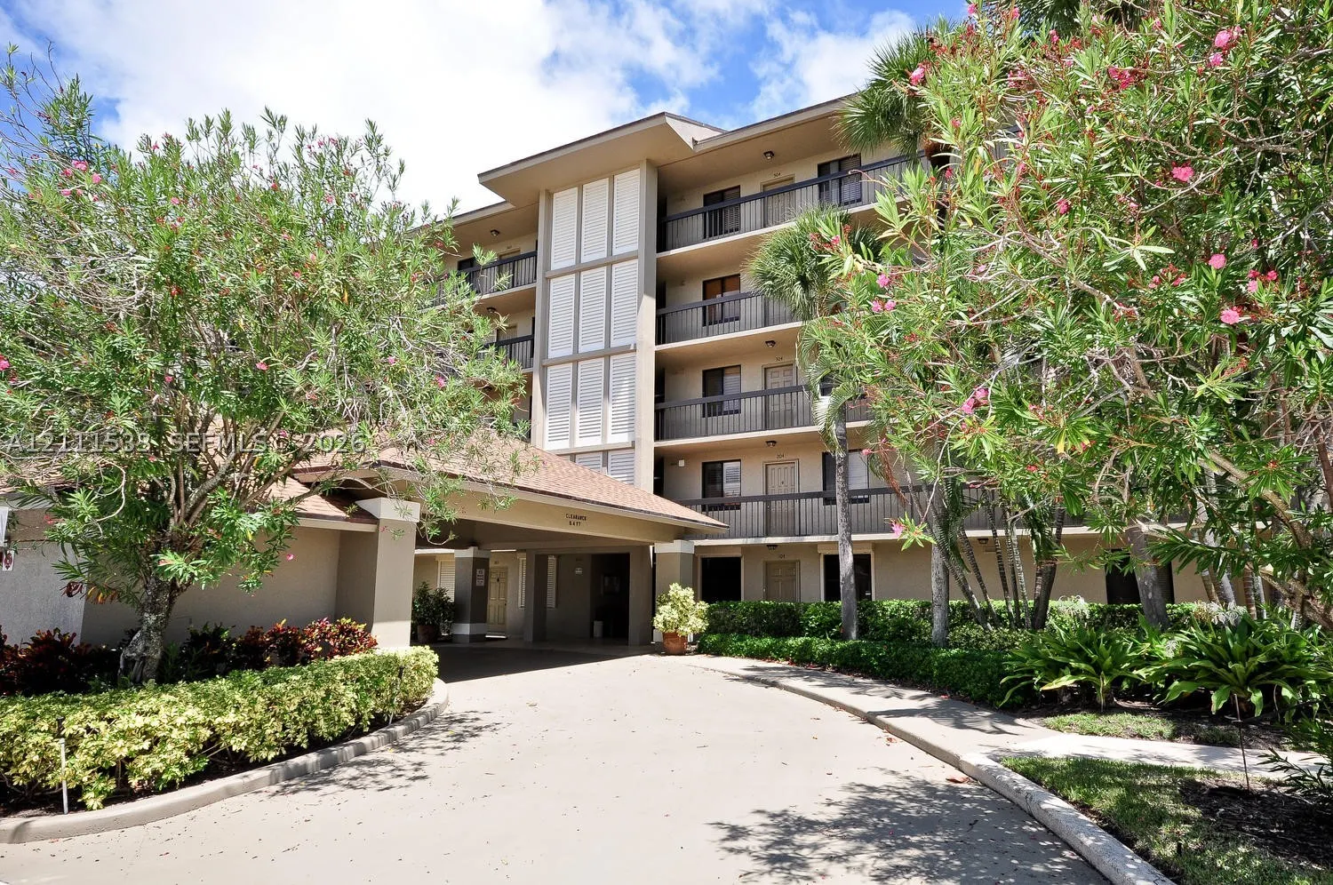 801 Seafarer Cir #405