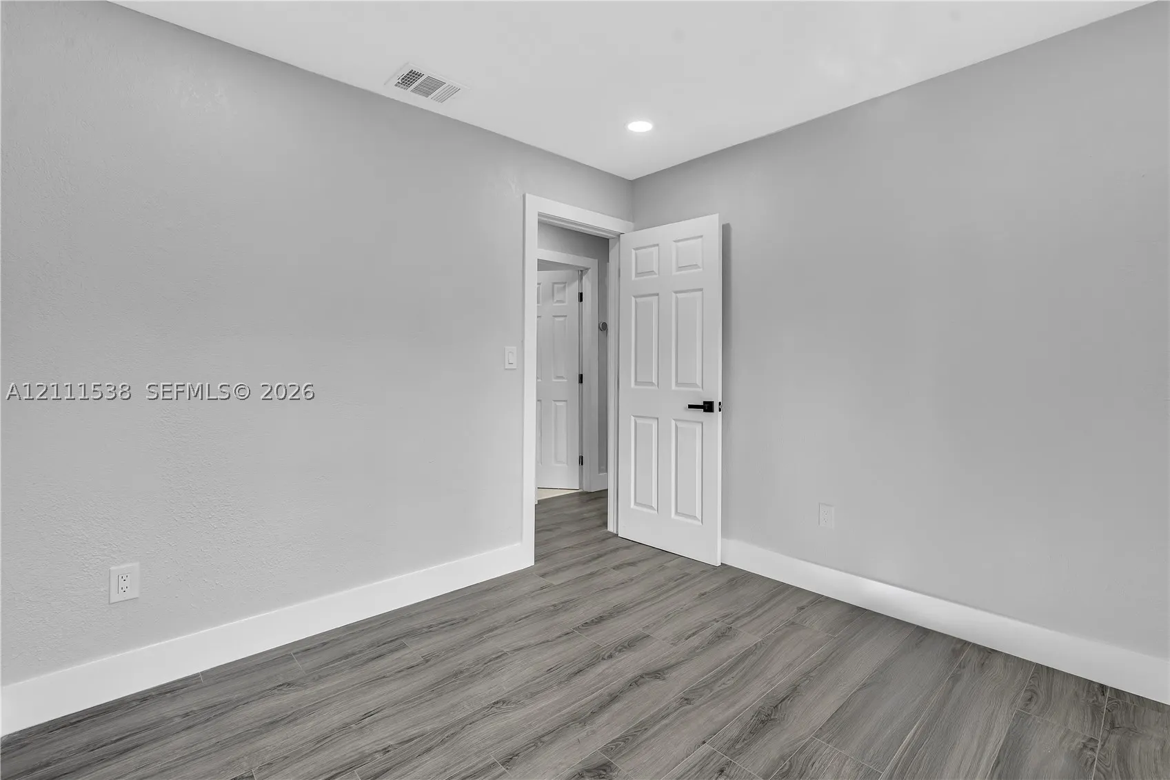 255 NE 41st St