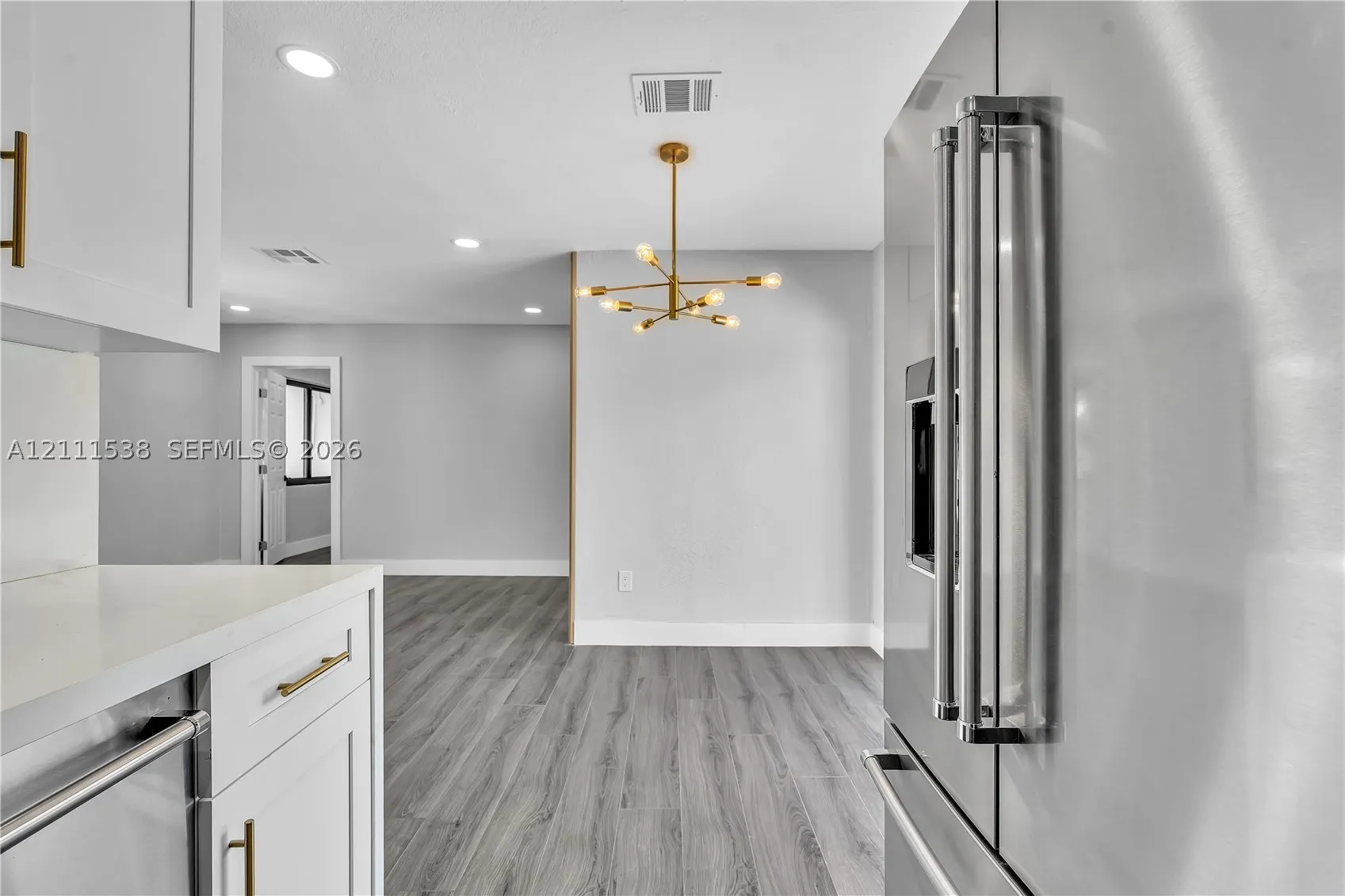 255 NE 41st St