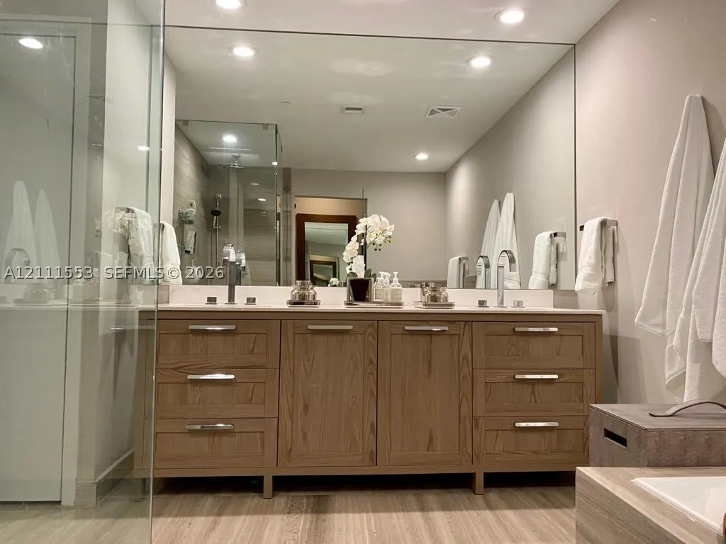350 Ocean Dr #1204N