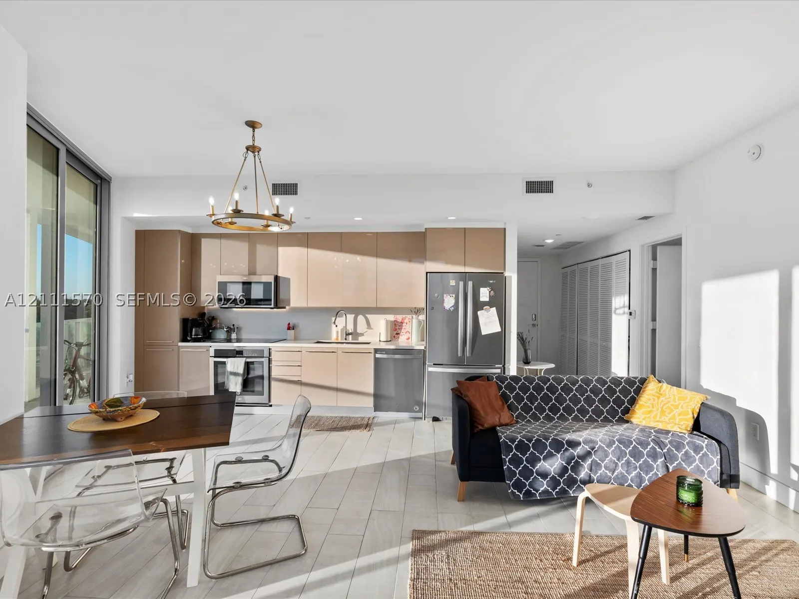 2000 Metropica Way #404