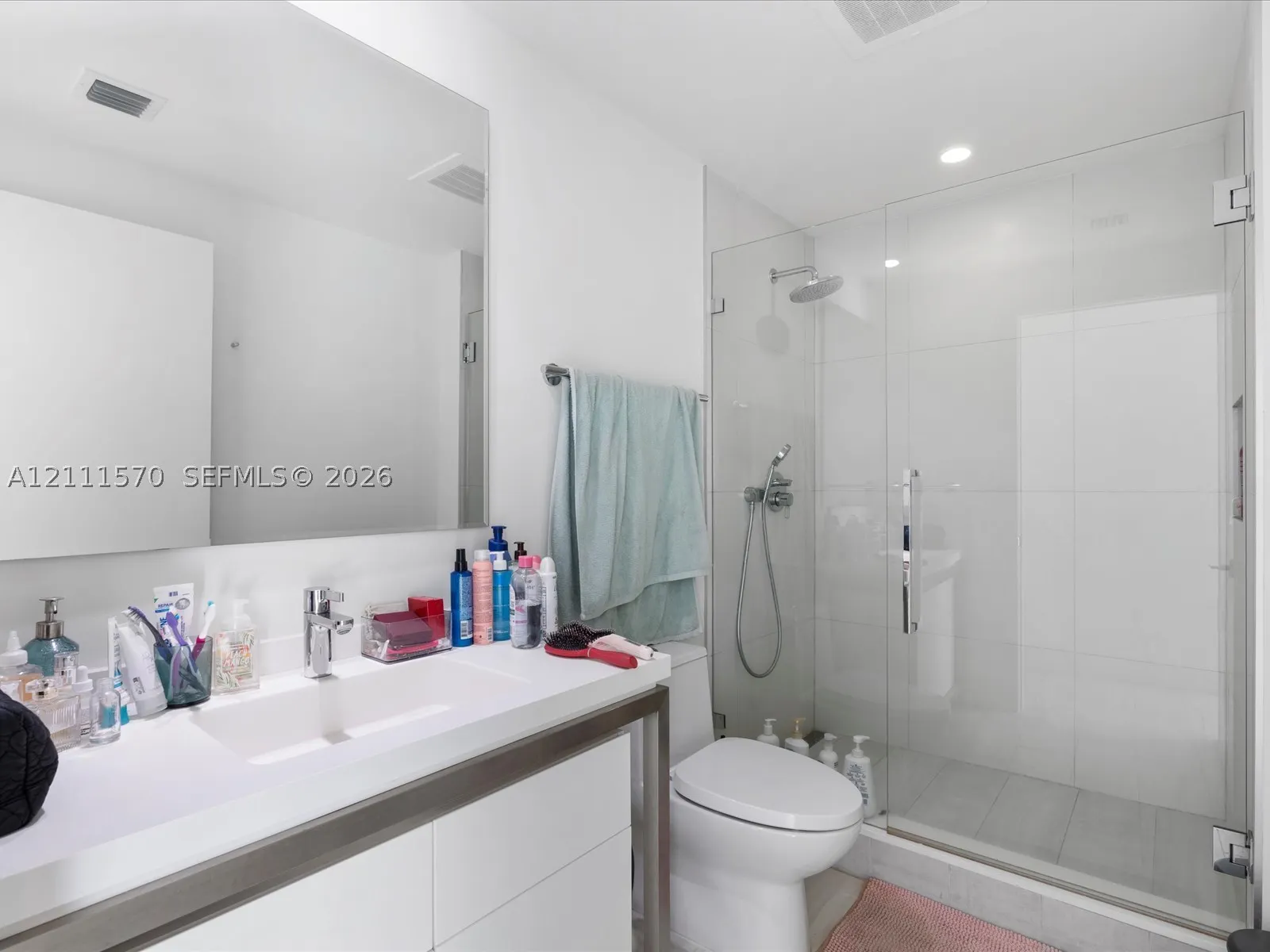2000 Metropica Way #404