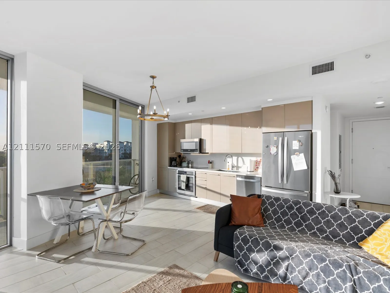 2000 Metropica Way #404