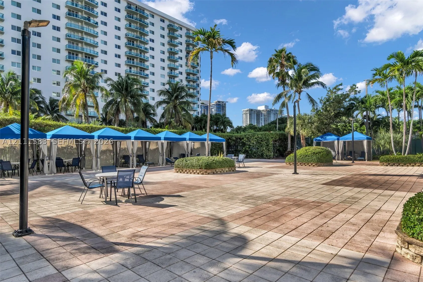 19370 Collins Ave #1516