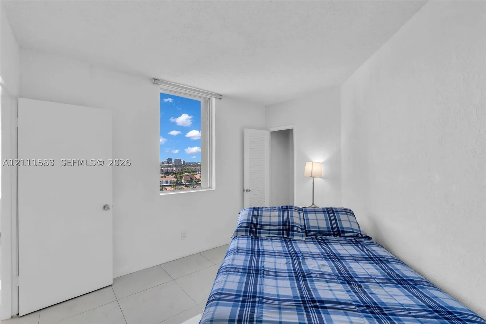 19370 Collins Ave #1516