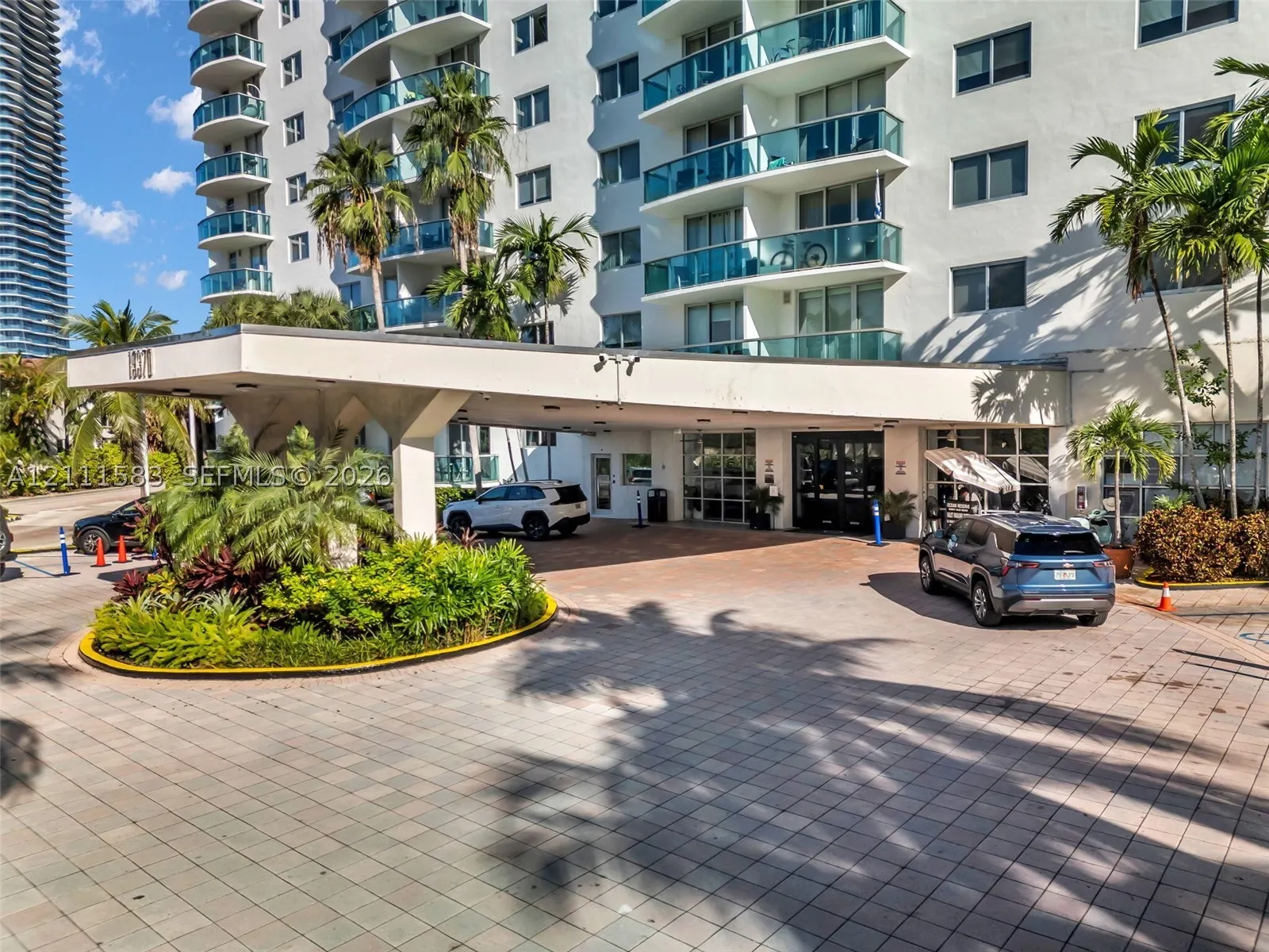 19370 Collins Ave #1516