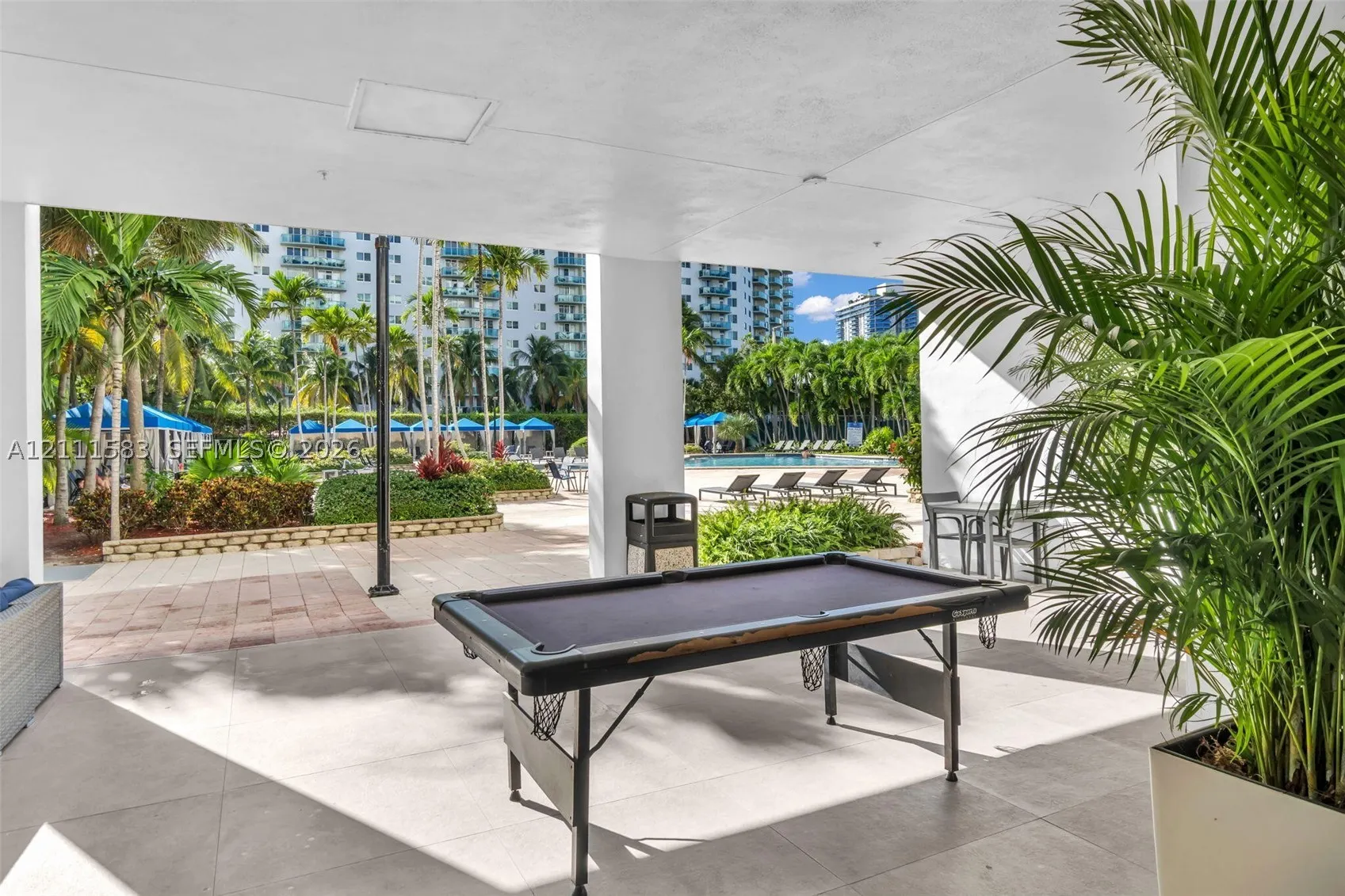 19370 Collins Ave #1516
