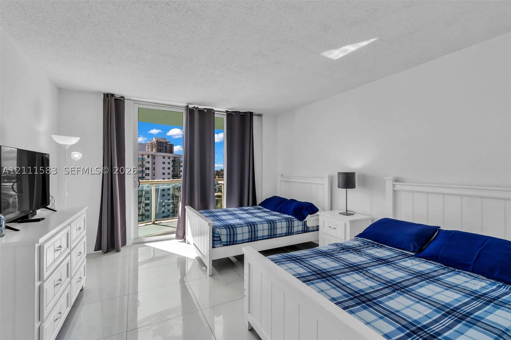 19370 Collins Ave #1516