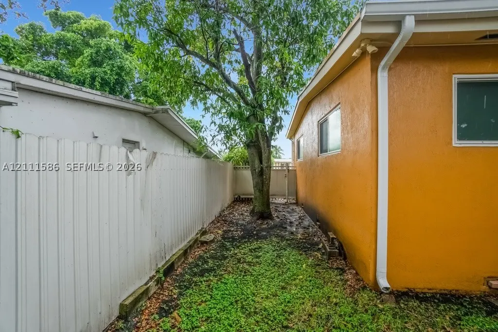 20431 NE 14th Ct