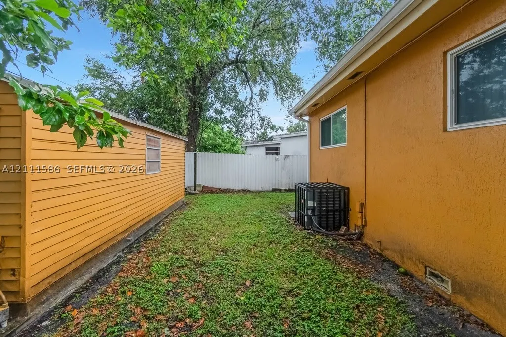 20431 NE 14th Ct