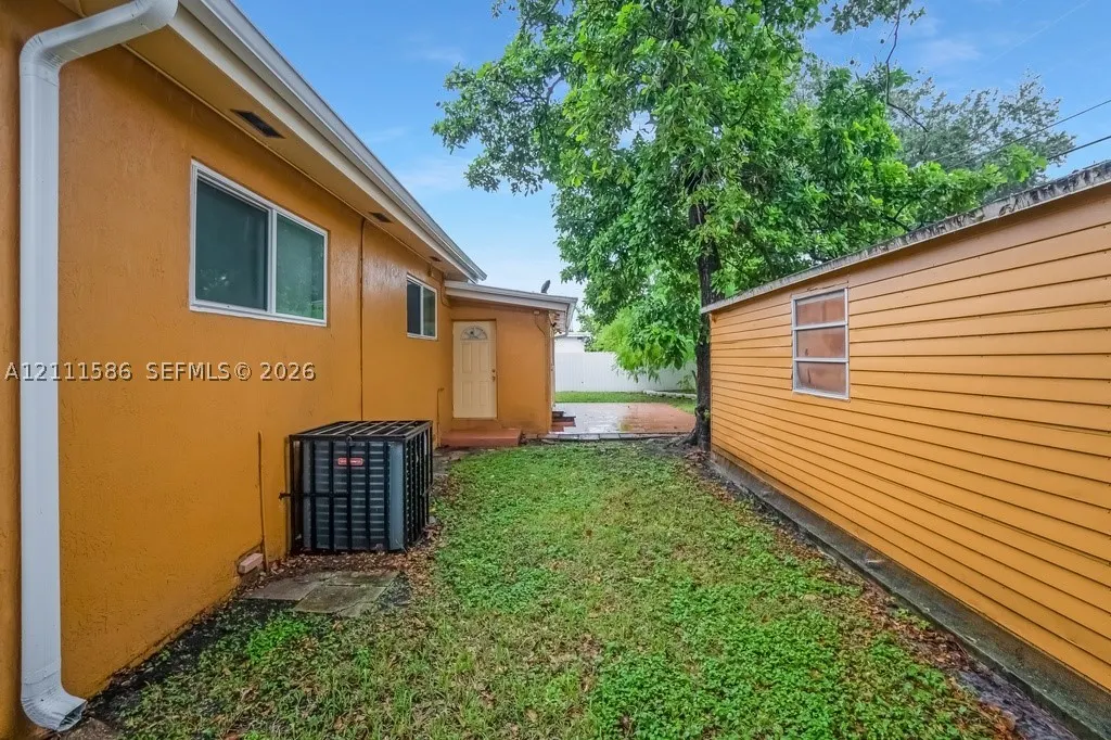 20431 NE 14th Ct