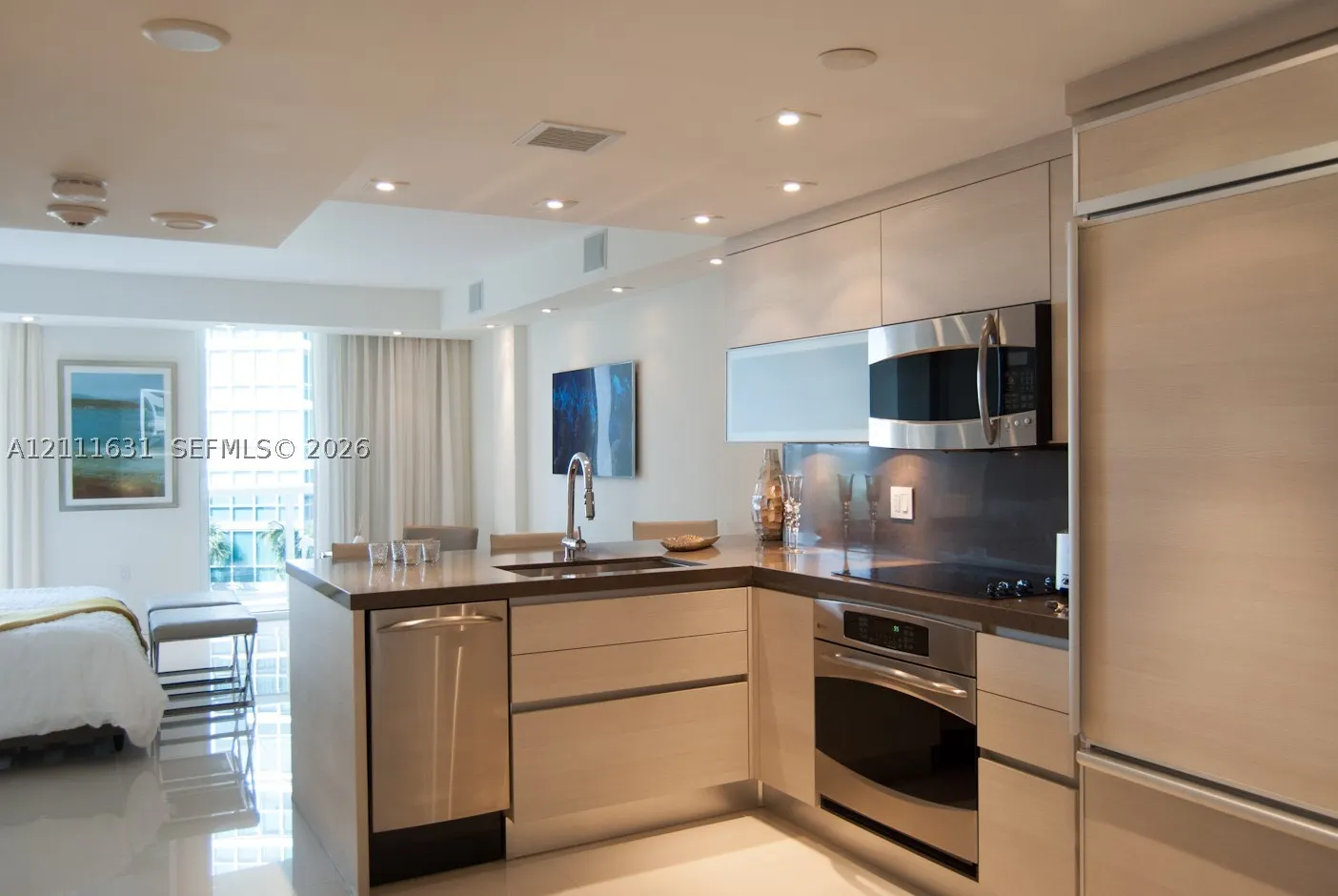 10275 E Collins Ave #603