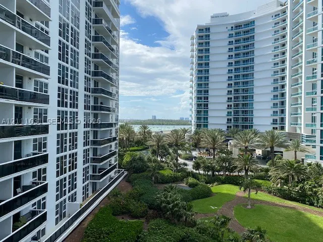 10275 E Collins Ave #603