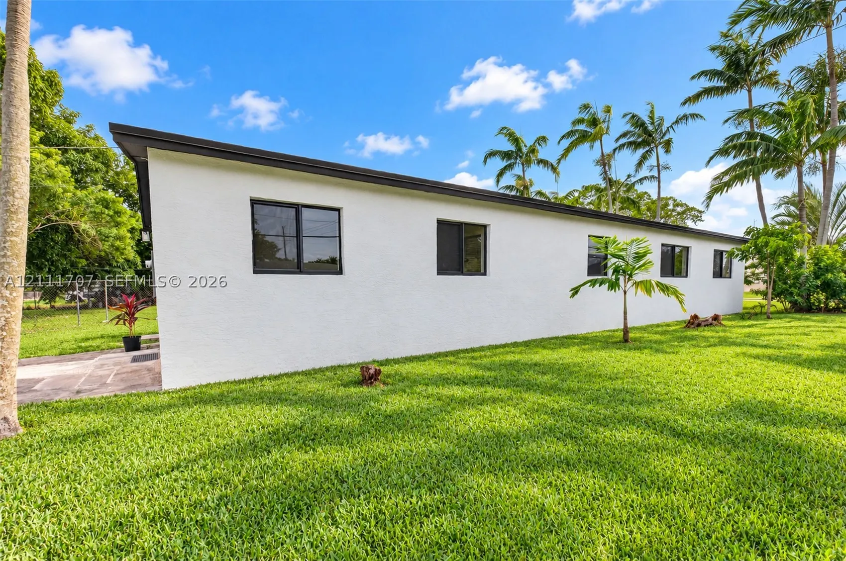 301 SW 12th Ave