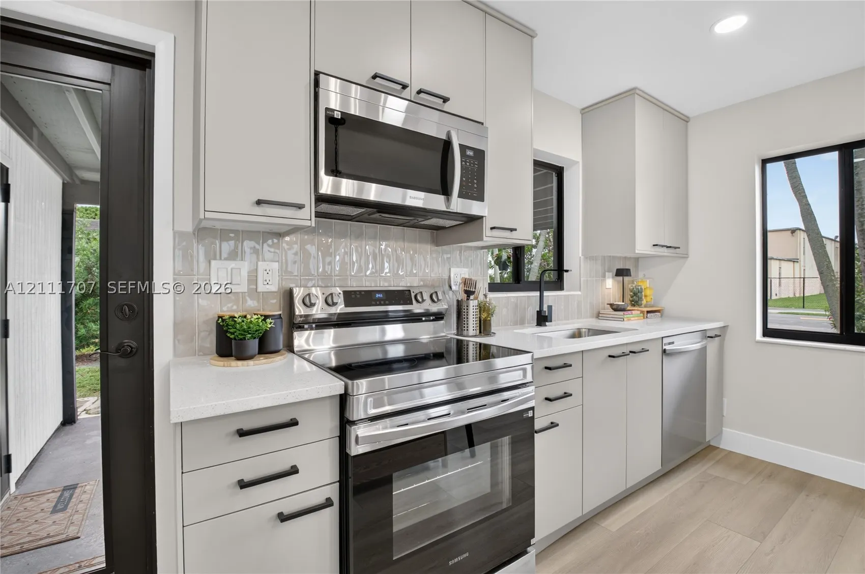 301 SW 12th Ave