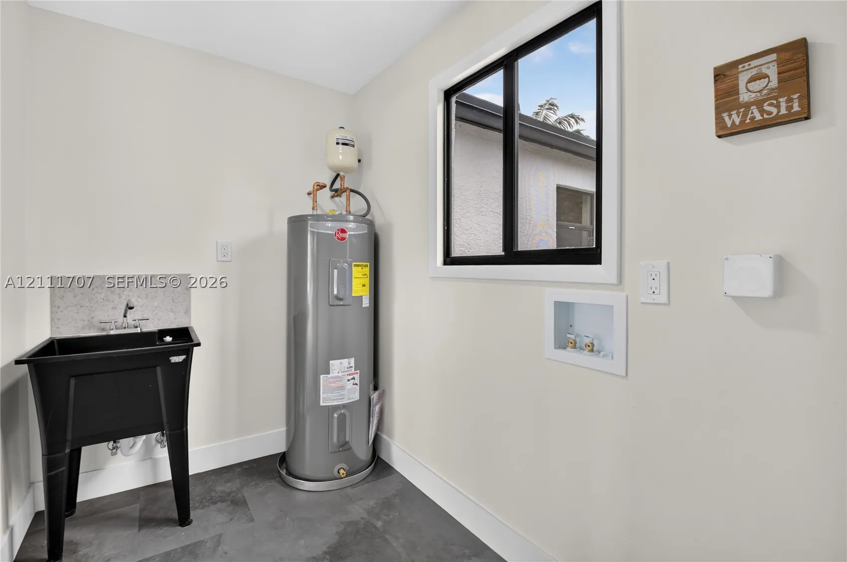 301 SW 12th Ave