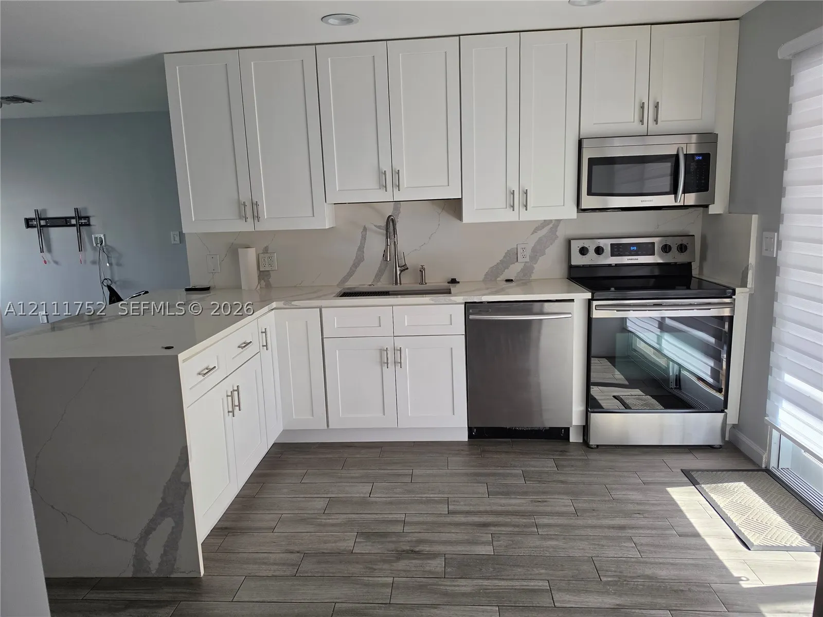 2901 NE 11th Ter