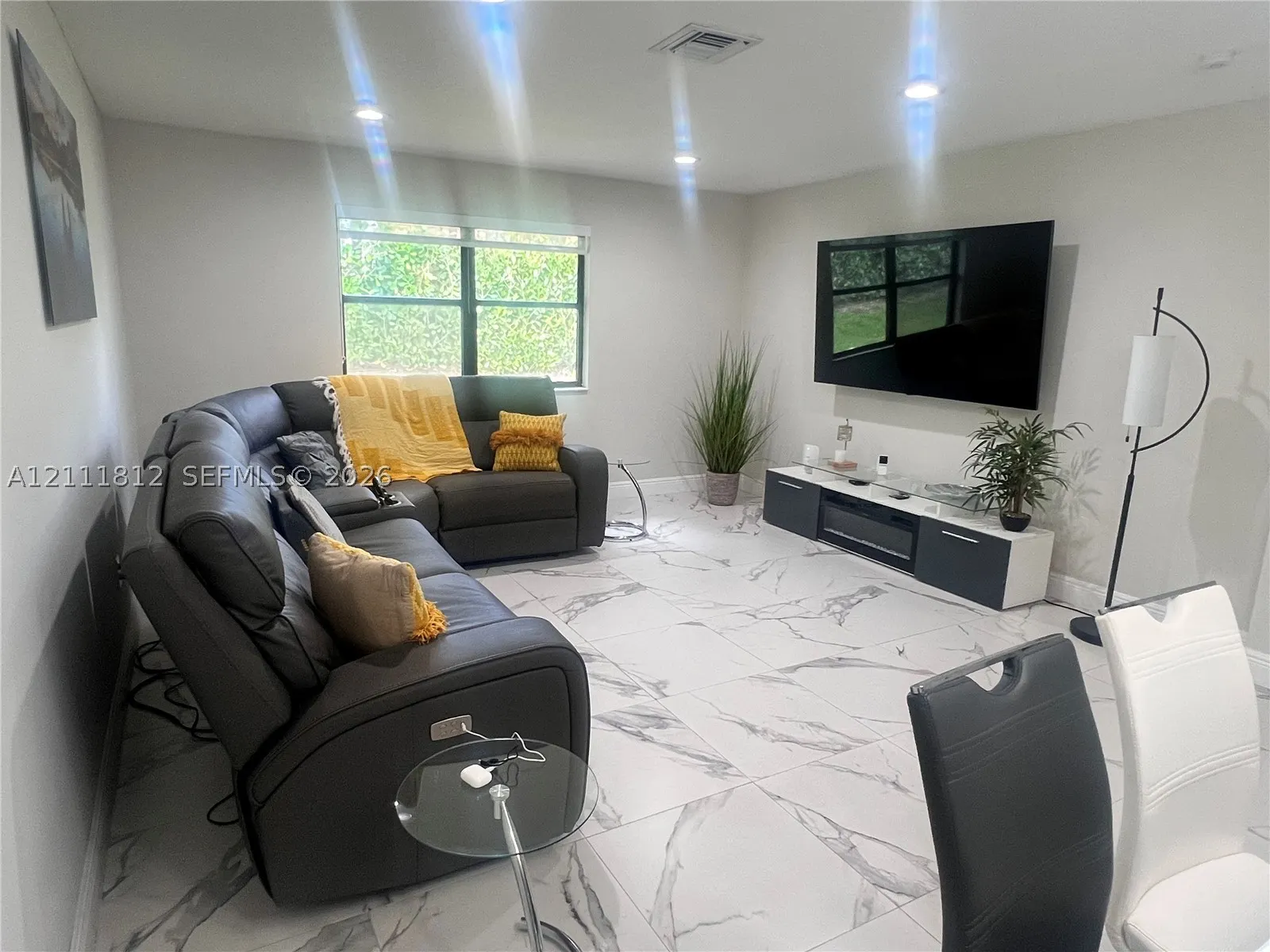 350 Quincy Ct