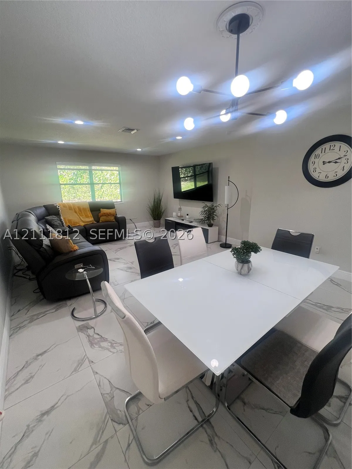 350 Quincy Ct