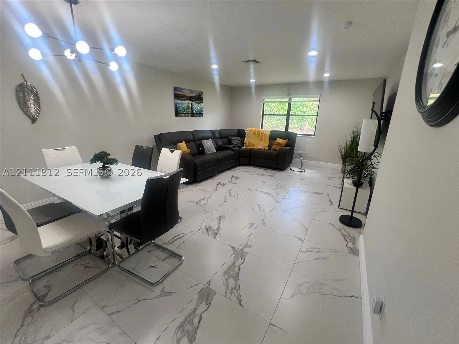 350 Quincy Ct