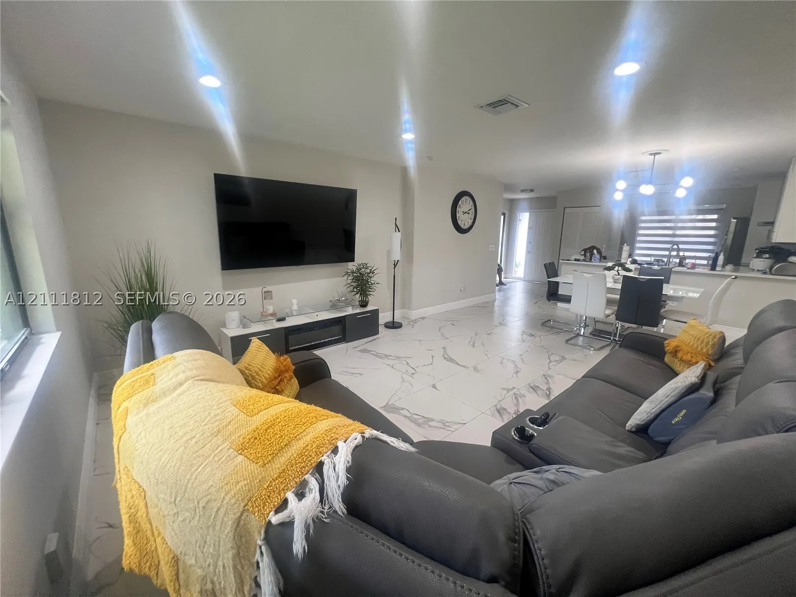 350 Quincy Ct