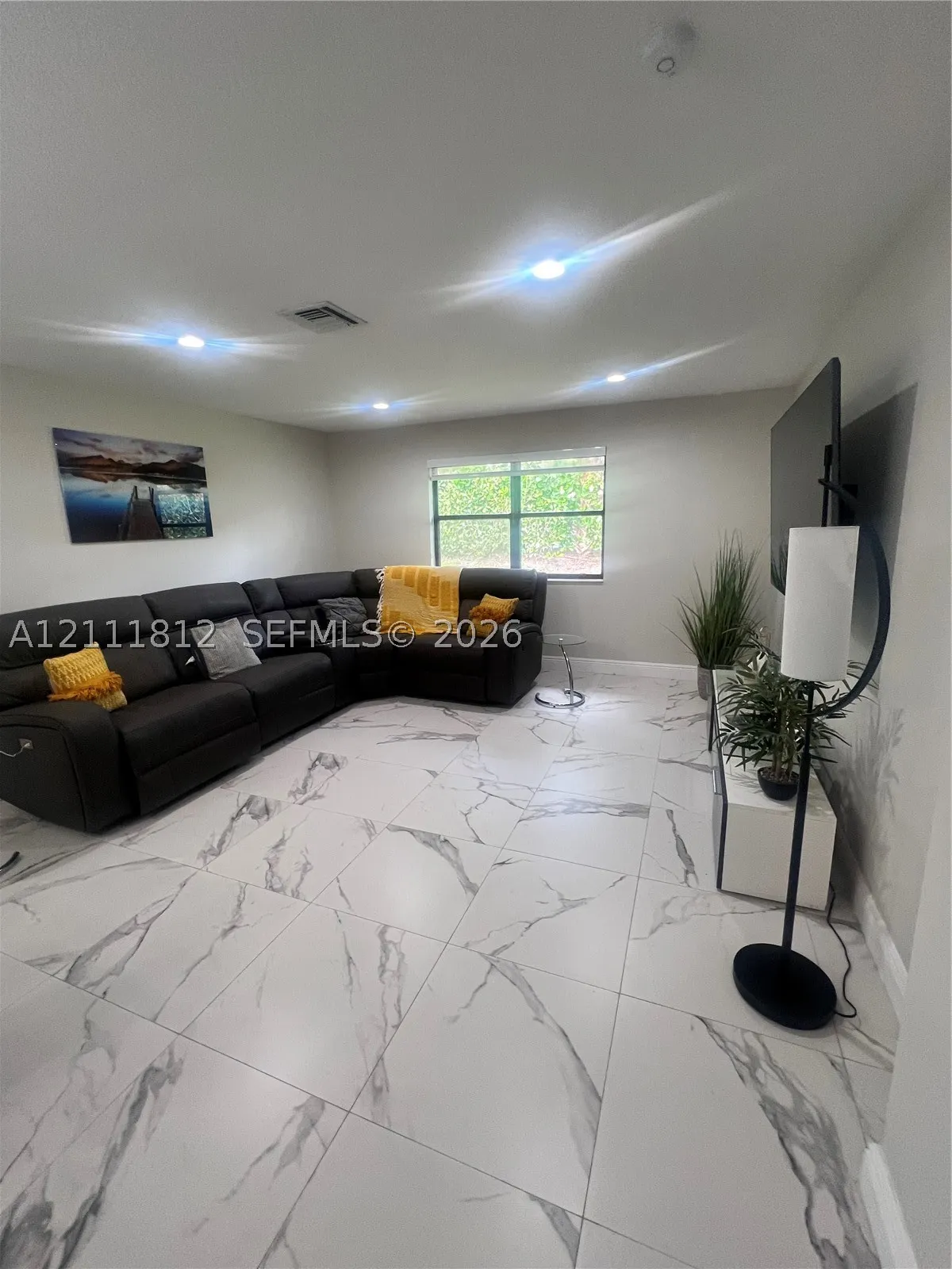 350 Quincy Ct
