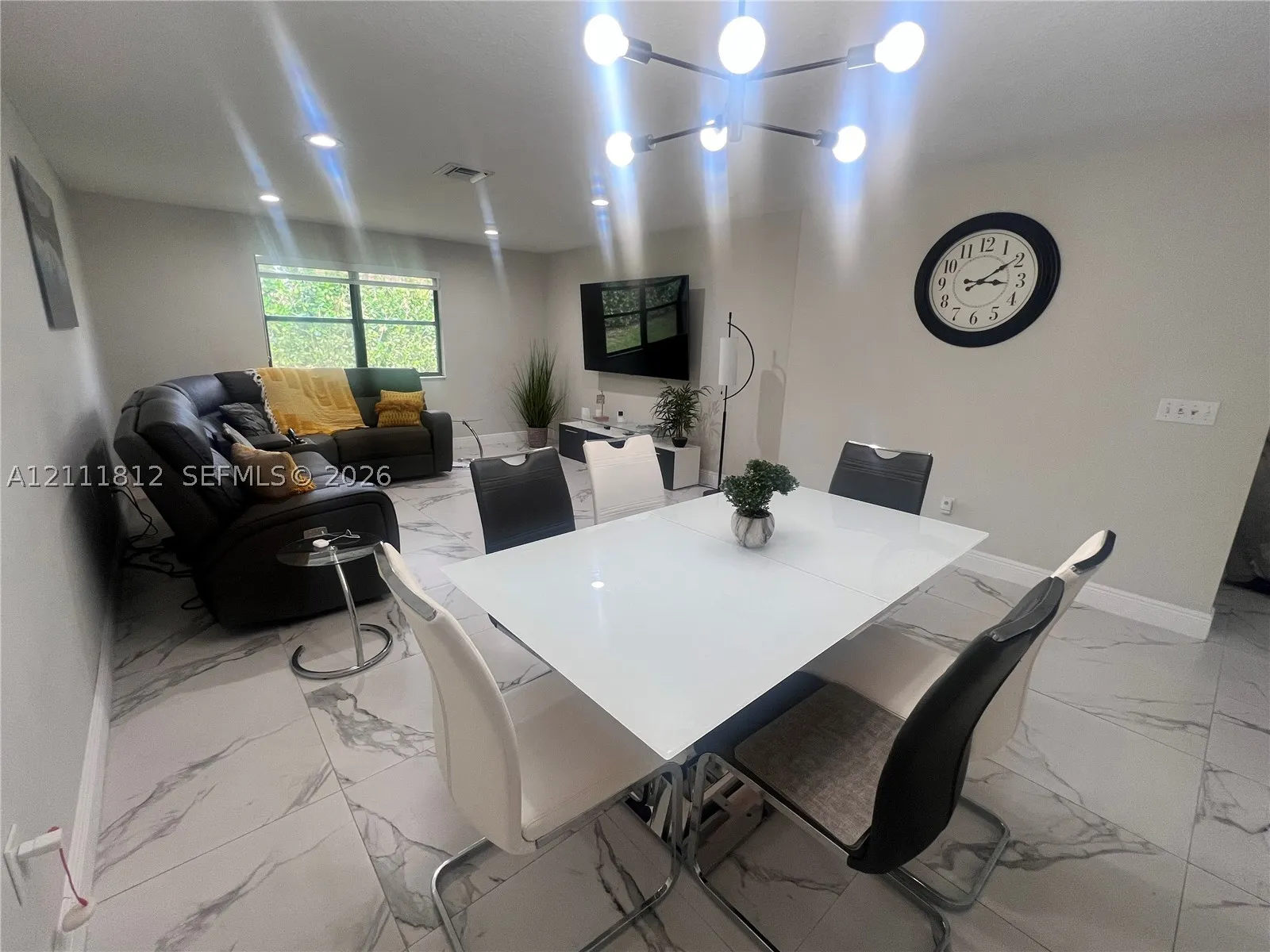 350 Quincy Ct