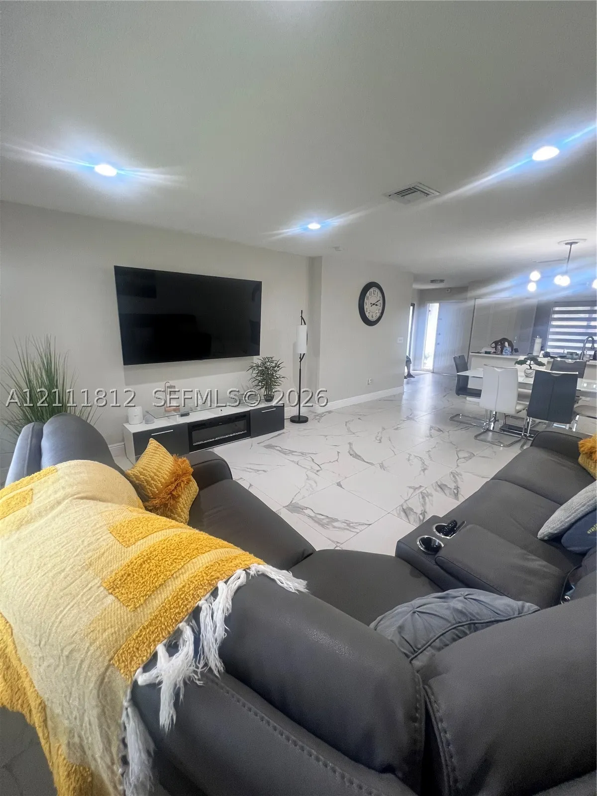 350 Quincy Ct