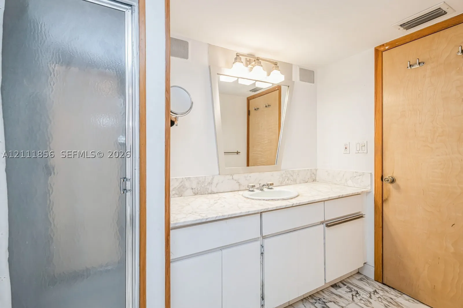 6423 Collins Ave #1602