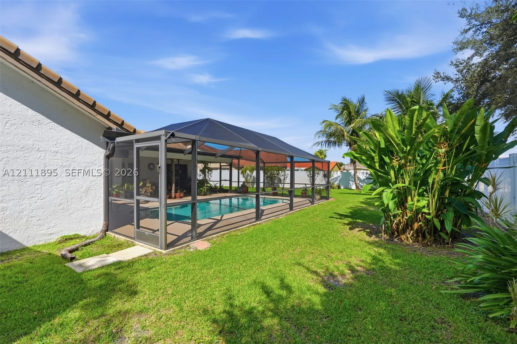 5792 Sun Pointe Cir