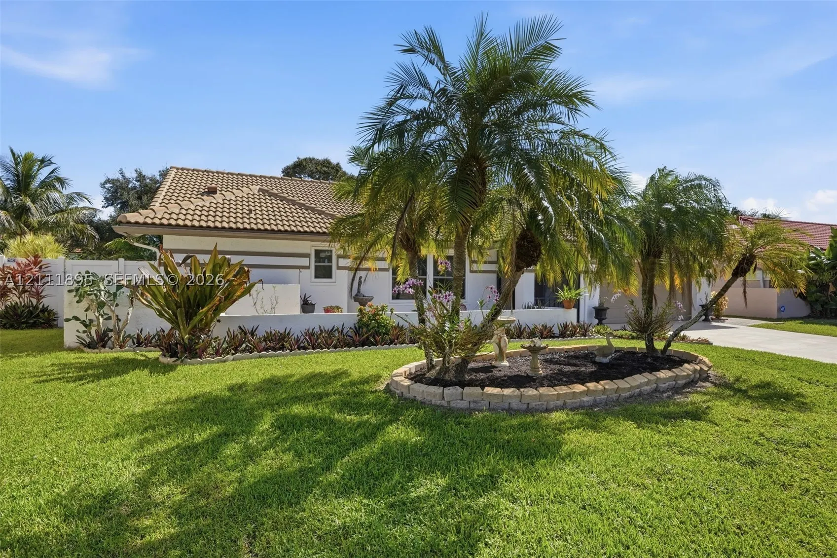 5792 Sun Pointe Cir