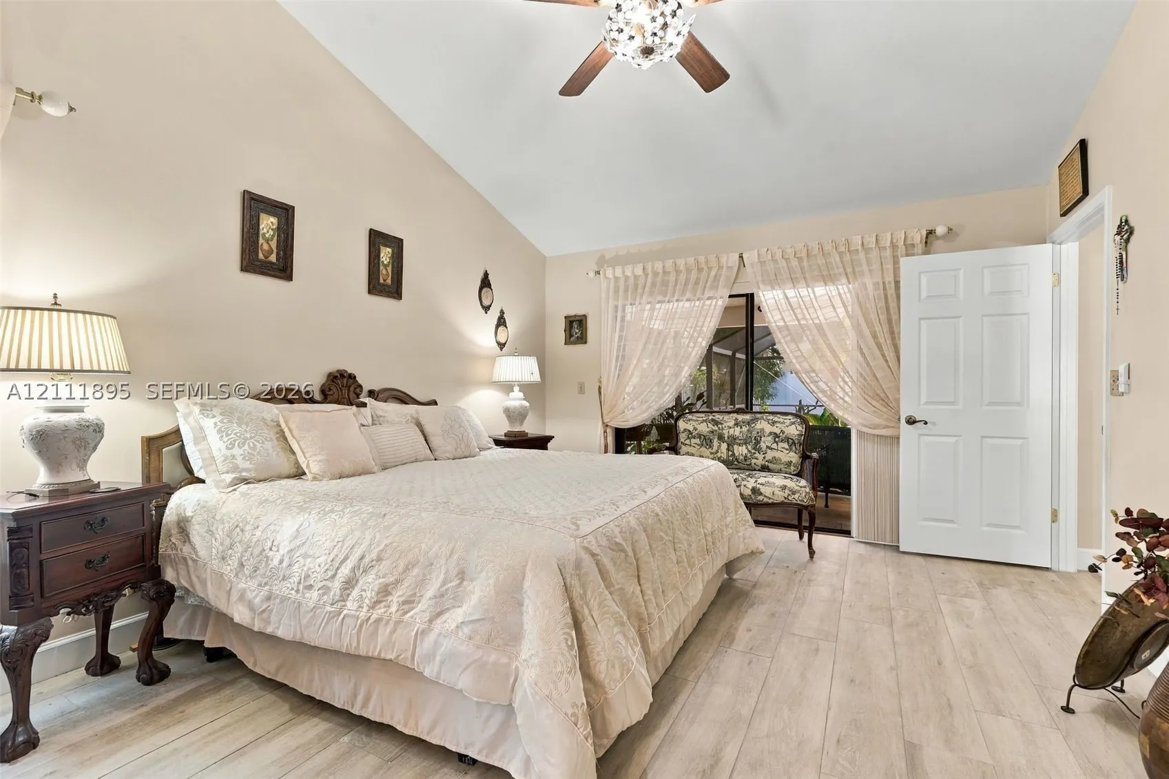 5792 Sun Pointe Cir