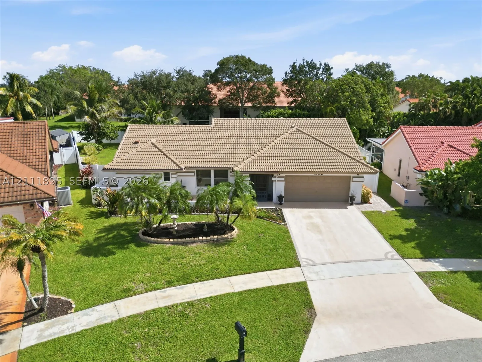 5792 Sun Pointe Cir