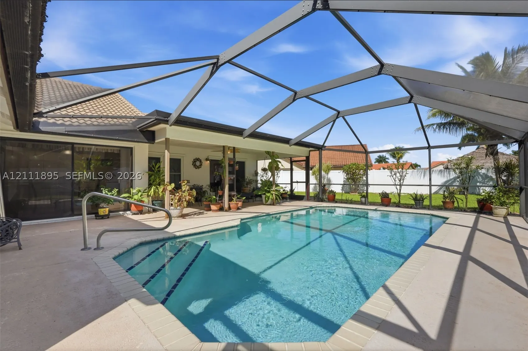 5792 Sun Pointe Cir